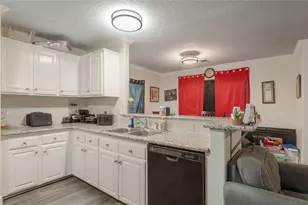 113 Varsity Dr, Huntsville, TX 77340 - Photo 8
