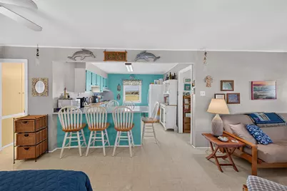 975 Holiday Drive, Crystal Beach, TX 77650 - Photo 8