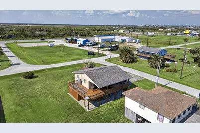 975 Holiday Drive, Crystal Beach, TX 77650 - Photo 34