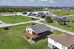 975 Holiday Dr, Crystal Beach, TX 77650 - Photo 34