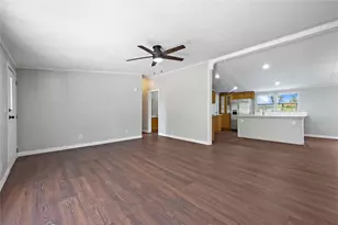 9623 Meadowvine Dr, Houston, TX 77044 - Photo 8