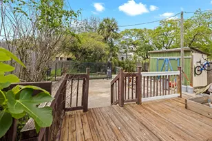 1718 Ave N, Galveston, TX 77550 - Photo 38