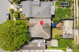 1718 Ave N, Galveston, TX 77550 - Photo 48