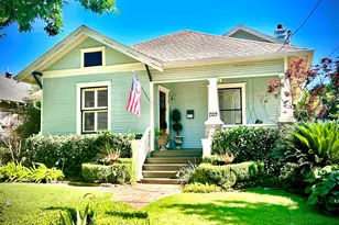 209 E Woodland St, Houston, TX 77009 - Photo 1