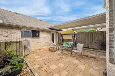 2403 Clippers Square, Nassau Bay, TX 77058 - Photo 18