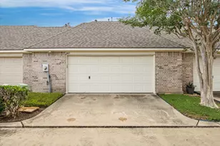 2403 Clippers Square, Nassau Bay, TX 77058 - Photo 20