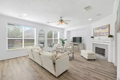 63 N Arrow Canyon Circle, The Woodlands, TX 77389 - Photo 8