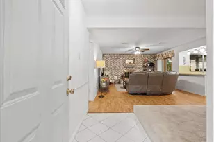 15718 Brookford Dr, Houston, TX 77059 - Photo 2