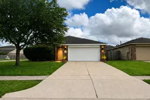 301 Turquoise Trade Dr, La Marque, TX 77568 - Photo 1