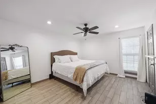 9616 Long Point Rd, Houston, TX 77055 - Photo 12