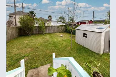 4124 Avenue M 1/2, Galveston, TX 77550 - Photo 6
