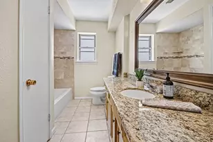 10323 Kirkwren Dr, Houston, TX 77089 - Photo 14