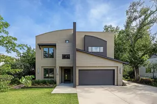 863 W 42nd St, Houston, TX 77018 - Photo 1