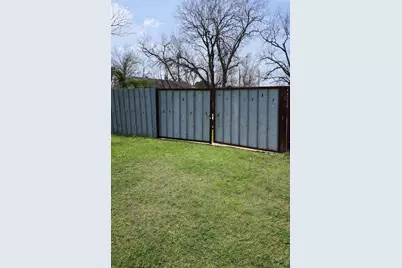 103 Hoffman Street, Houston, TX 77020 - Photo 2