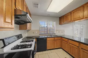 3326 Sturbridge Ln, Sugar Land, TX 77479 - Photo 6