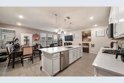 10507 Marston Vineyard Drive, Houston, TX 77025 - Photo 6