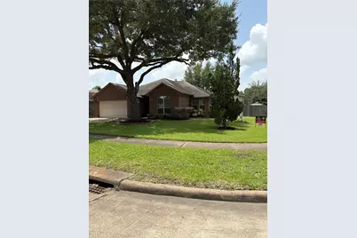 1402 Township Court, Rosenberg, TX 77471 - Photo 4
