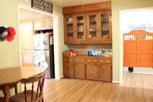 216 Robson St, Columbus, TX 78934 - Photo 6