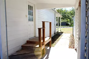 216 Robson St, Columbus, TX 78934 - Photo 18