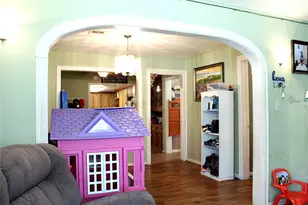 216 Robson St, Columbus, TX 78934 - Photo 4