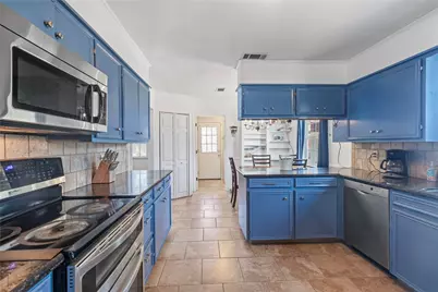 2513 Broadmoor Drive, Bryan, TX 77802 - Photo 4