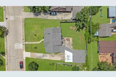 2513 Broadmoor Drive, Bryan, TX 77802 - Photo 2