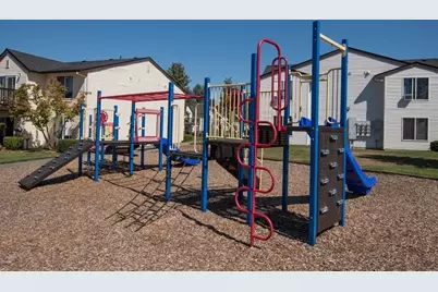 1001 NE Briarcreek Way, Hillsboro, OR 97006 - Photo 14