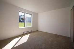 1001 NE Briarcreek Way, Hillsboro, OR 97006 - Photo 4