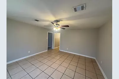 8723 Valley Meadow Drive, Houston, TX 77078 - Photo 6