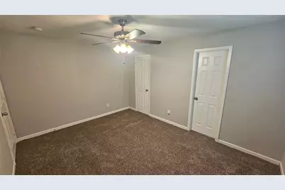 8723 Valley Meadow Drive, Houston, TX 77078 - Photo 22