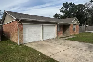 8723 Valley Meadow Dr, Houston, TX 77078 - Photo 2