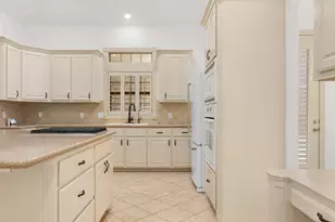 5011 Fairfield Ct, Bryan, TX 77802 - Photo 12