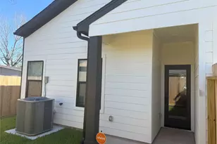 8318 Brandon St, Houston, TX 77051 - Photo 22