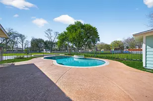 13902 Ambrose St, Houston, TX 77045 - Photo 6