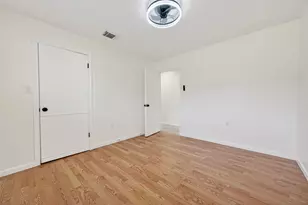 13902 Ambrose St, Houston, TX 77045 - Photo 26