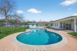13902 Ambrose St, Houston, TX 77045 - Photo 8