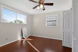 712 E Peach St, Angleton, TX 77515 - Photo 12