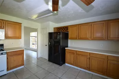 12410 Meadow Briar Drive, Stafford, TX 77477 - Photo 16