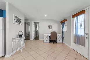 711 10th St, Dickinson, TX 77539 - Photo 14