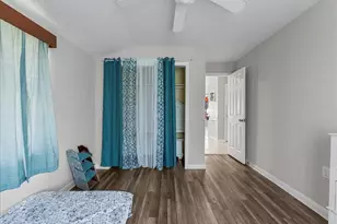 711 10th St, Dickinson, TX 77539 - Photo 10