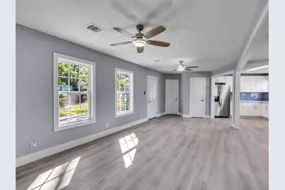 1009 Ruby Lane, Orange, TX 77630 - Photo 4