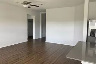 10537 Steinbeck Dr, Austin, TX 78747 - Photo 2