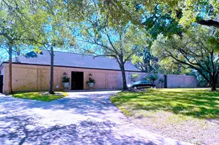 19 Windermere Ln, Houston, TX 77063 - Photo 2