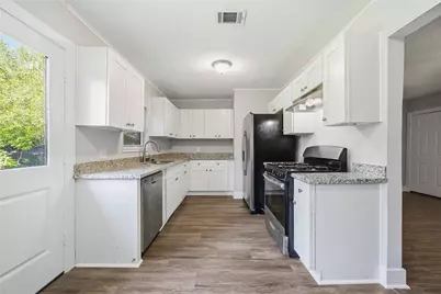 113 E Witcher Lane, Houston, TX 77076 - Photo 12