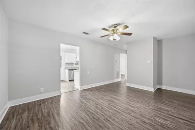 113 E Witcher Lane, Houston, TX 77076 - Photo 10