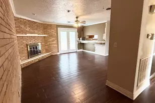 2200 Laurel St, Bay City, TX 77414 - Photo 2