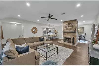 42 Still Corner Place, The Woodlands, TX 77381 - Photo 2