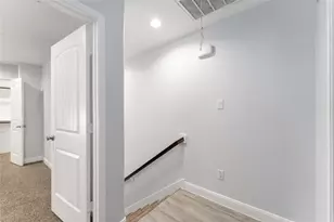 9032 Jutland Rd, Houston, TX 77033 - Photo 18