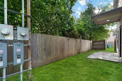 9032 Jutland Road #B, Houston, TX 77033 - Photo 30