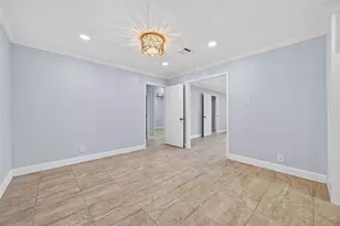 6846 Beechnut St, Houston, TX 77074 - Photo 14